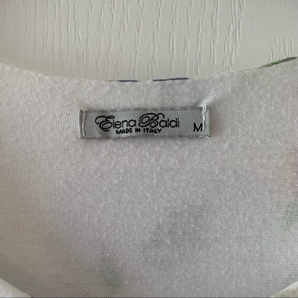 Floral silk blouse perfect for spring - Picture 6 of 6